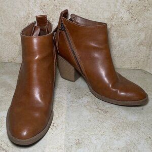 Brown Faux Leather Ankle Booties With Zippers & Chunky Heels‎